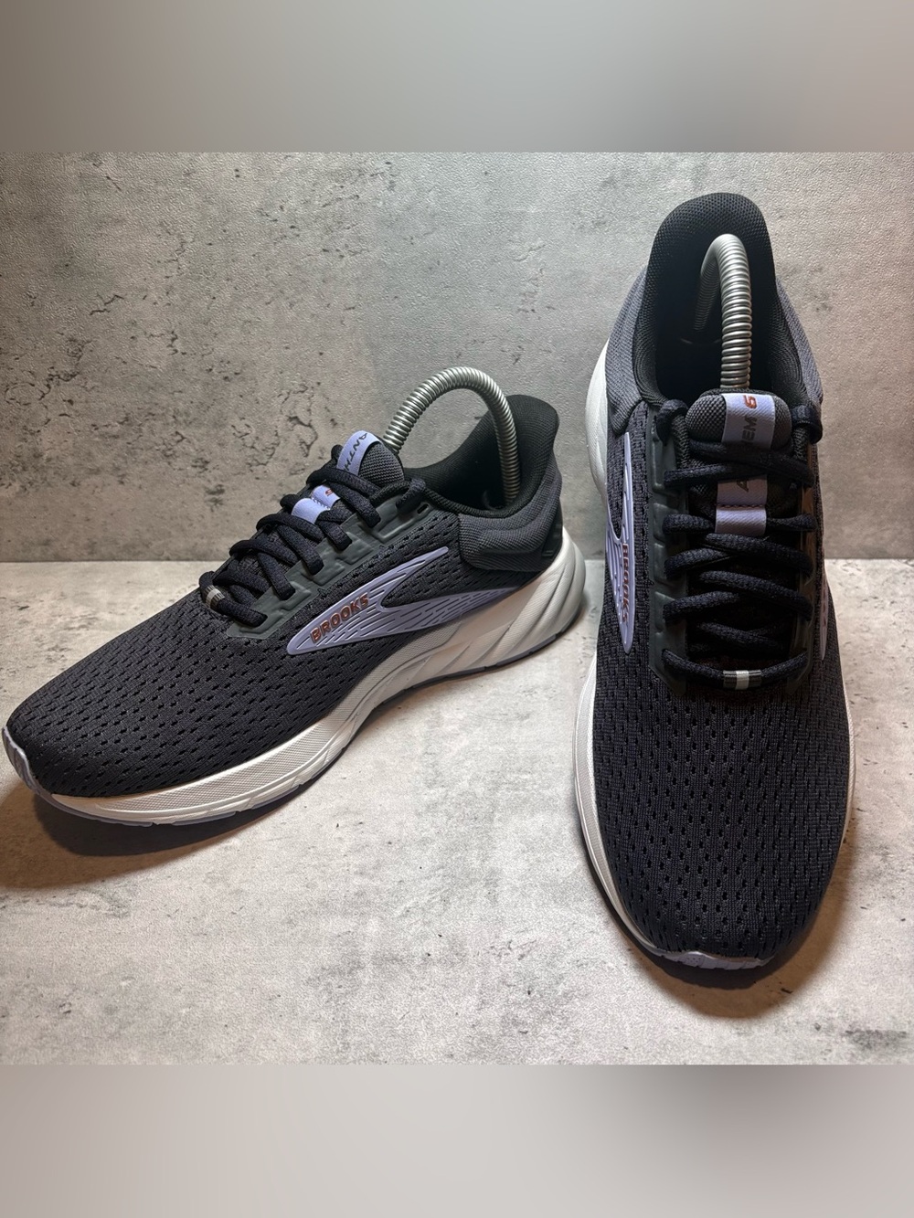 NEW Brooks Anthem 6 Women’s Size 8.5 B Running Athletic Shoes Black Purple